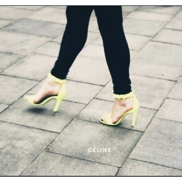 CELINE PARIS "ICONIC" RUNWAY "RARE YELLOW" SANDALS SHOES $895 I-38 US-7.5 7 1/2 - Picture 3 of 12